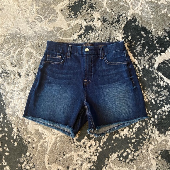 Jen 7 // 7 For All Mankind Mid Shorts - Picture 1 of 8